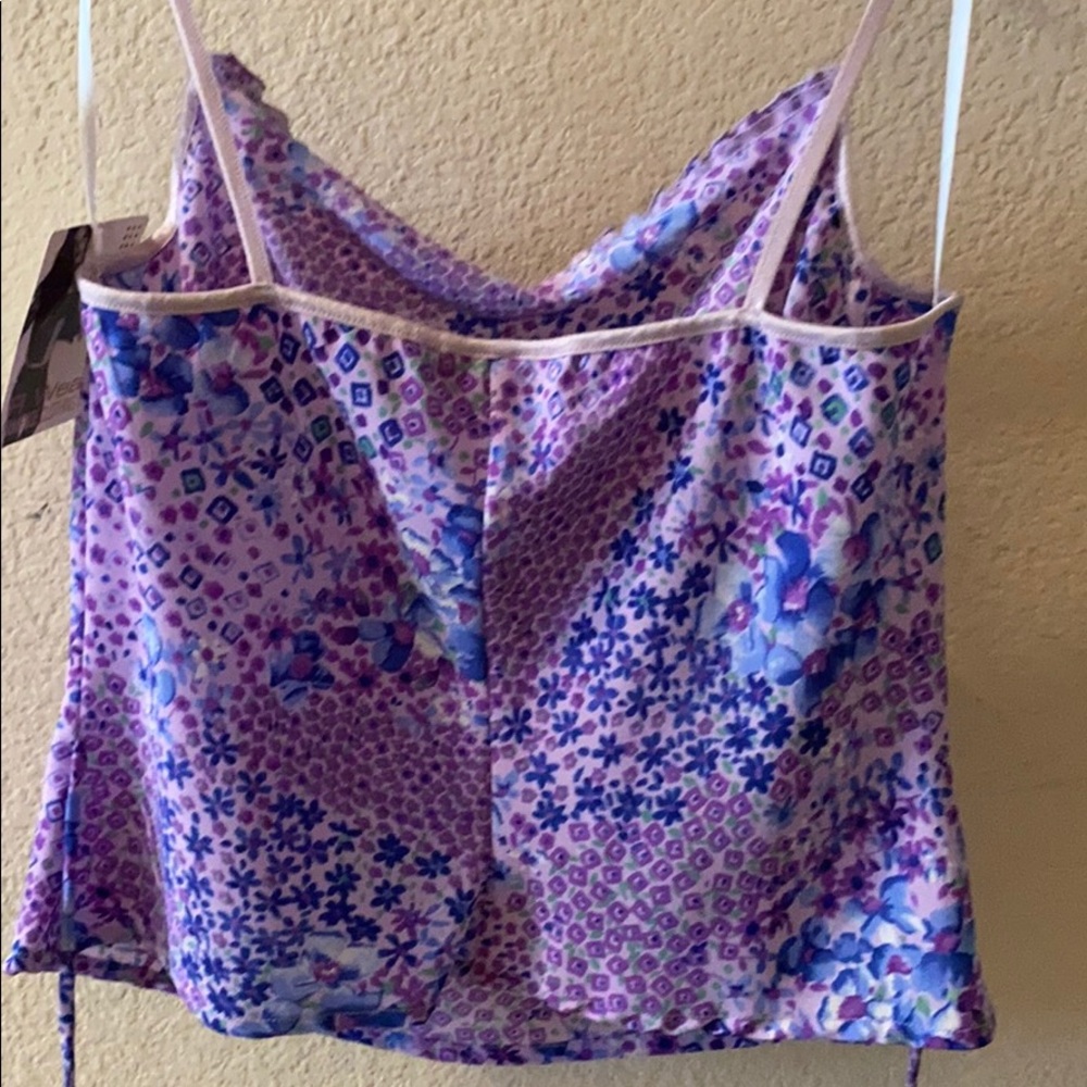 Floral R Wear Top - Picture 5 of 9